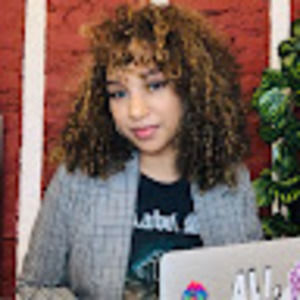 Meet your Posher, Alicia